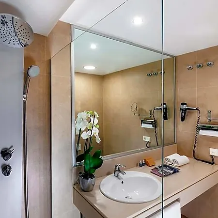 Occidental Hotel 4*